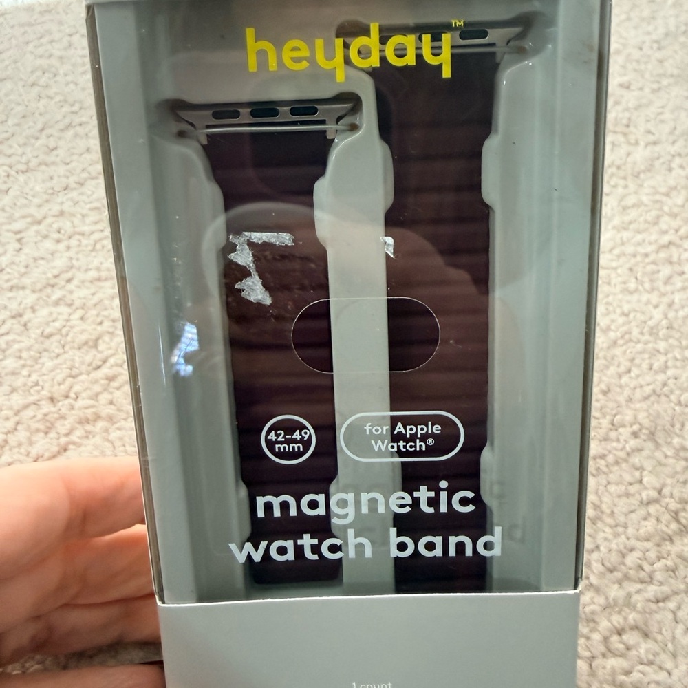 Heyday Magnetic Burgundy Apple Watch Band 42-49mm